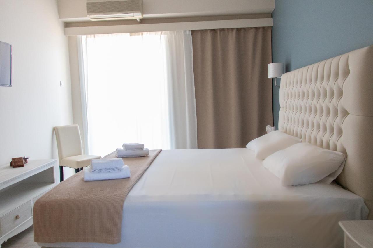 Helen Hotel Poros Town Exterior foto